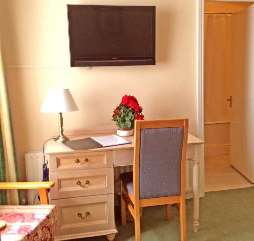 Tara Hall Accommodation Дън Лийри Стая снимка