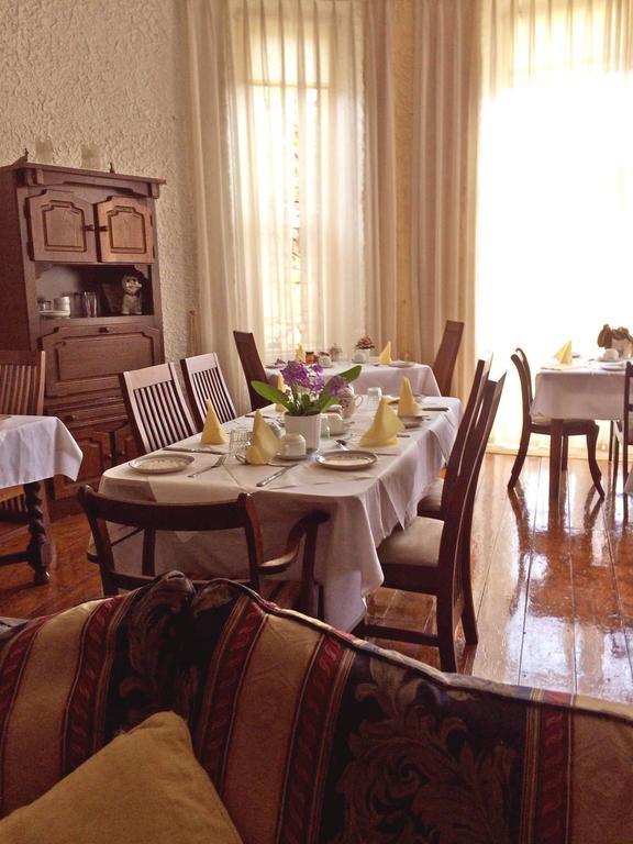 Tara Hall Accommodation Дън Лийри Стая снимка
